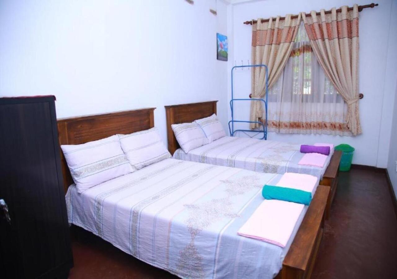 Weerakoon Guest Apartment Hikkaduwa Exterior photo