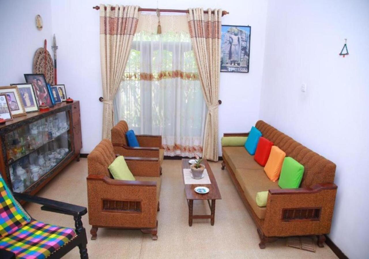 Weerakoon Guest Apartment Hikkaduwa Exterior photo