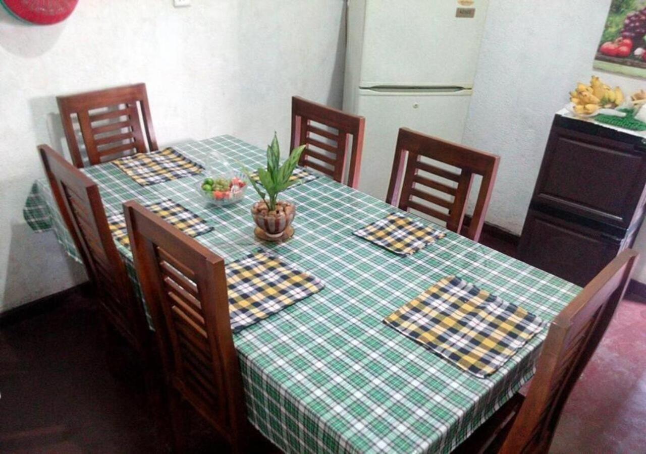 Weerakoon Guest Apartment Hikkaduwa Exterior photo