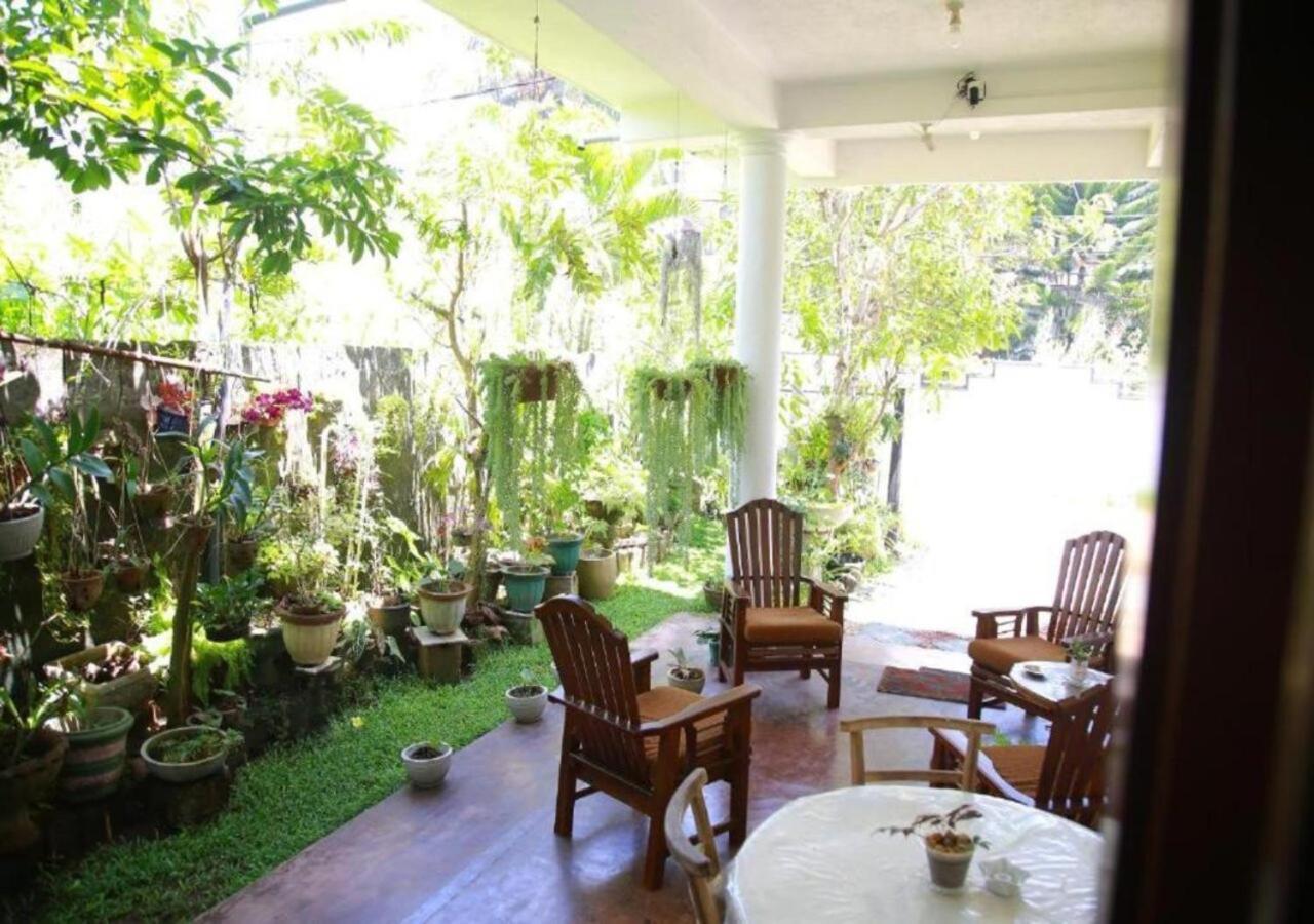 Weerakoon Guest Apartment Hikkaduwa Exterior photo